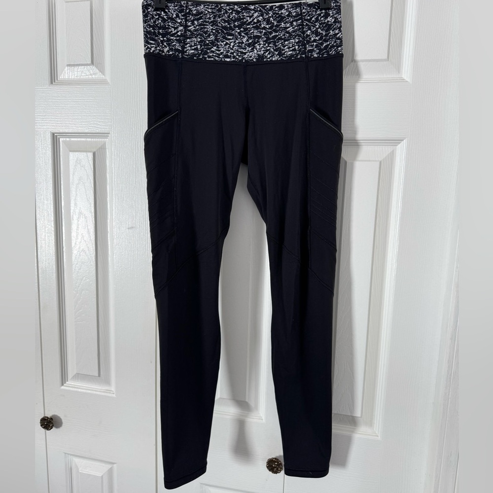 Lululemon Athletica Black Leggings with White Pattern Waistband